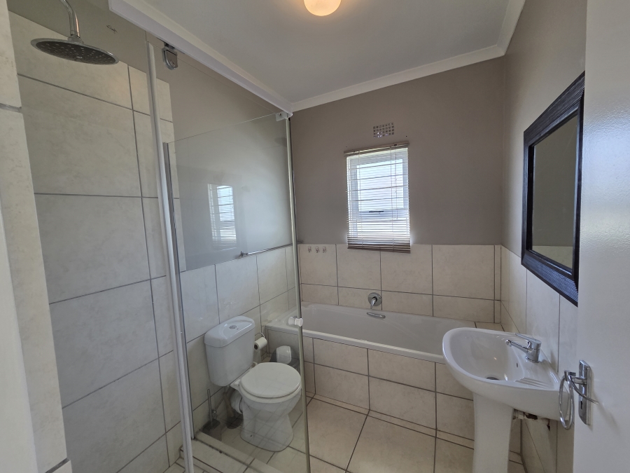 To Let 2 Bedroom Property for Rent in Olifantskop Western Cape
